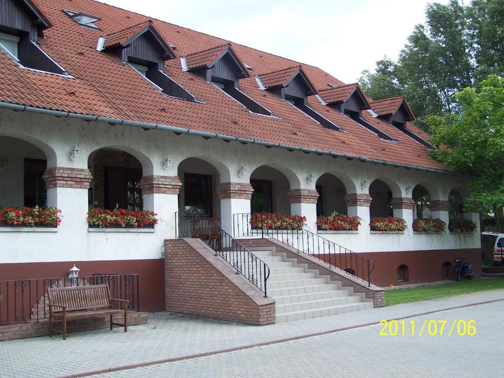Bajor Panzio Bed and Breakfast Kecskemét Buitenkant foto